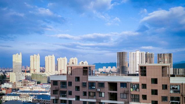 蓝蓝的天空城市风光