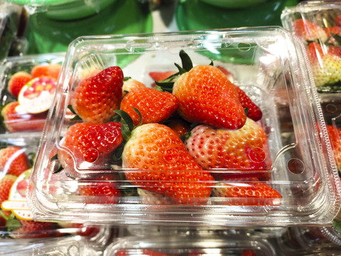 草莓销售透明包装
