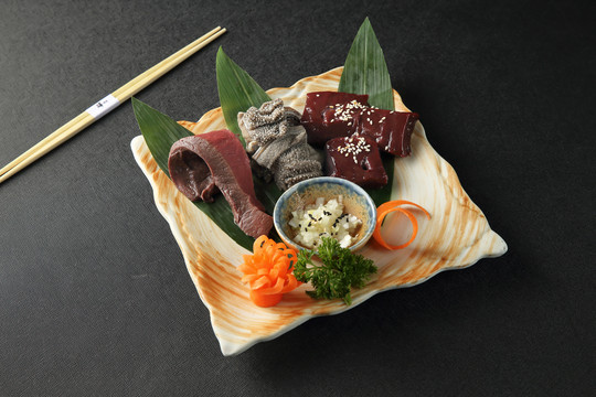 日式烤肉牛杂拼盘