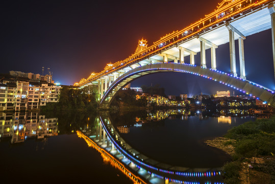 三江风雨桥夜景