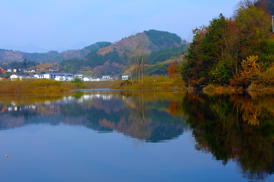 龙湖秋景BY