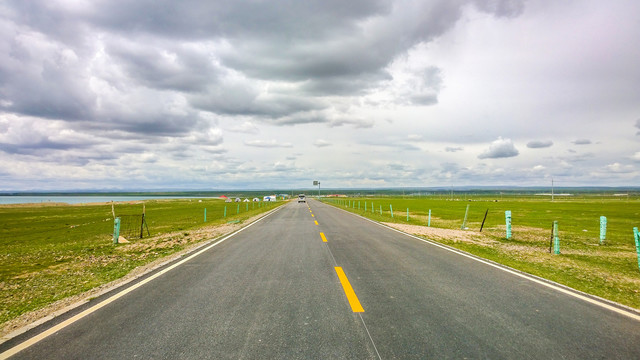 青海草原公路