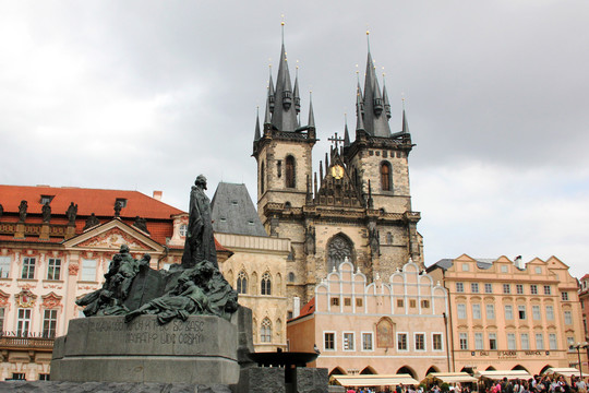 布拉格广场与教堂