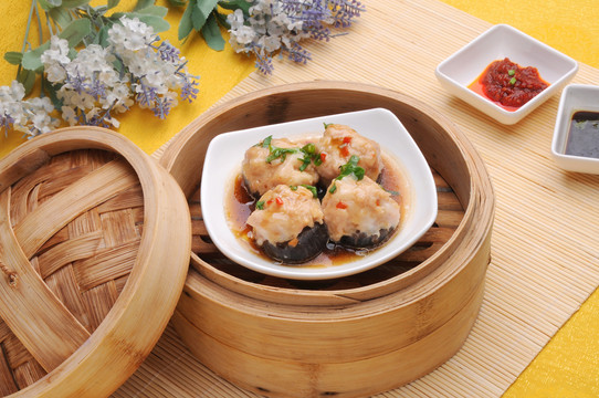 烧汁冬菇肉丸