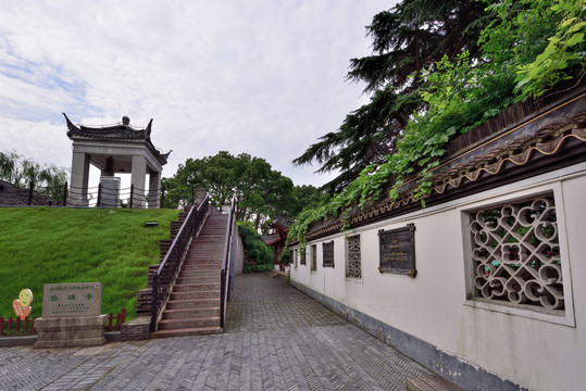 川沙古城墙遗址公园