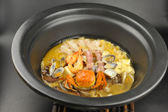 海鲜酸菜锅