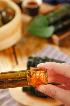 红豆竹筒粽