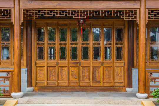 中式传统大门