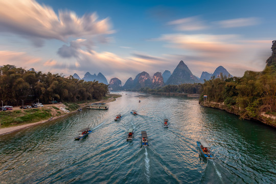 广西桂林阳朔遇龙河风景