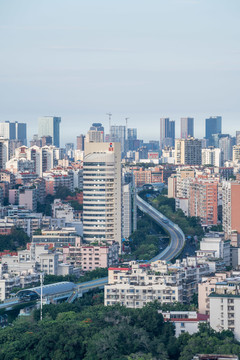 厦门城市天际线黄昏风景和高架桥