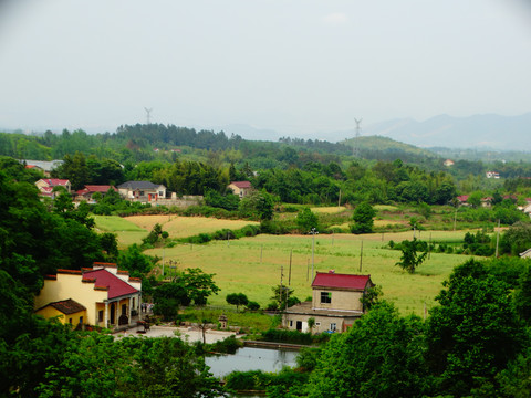 绿野山村