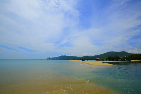 大海蓝天沙滩