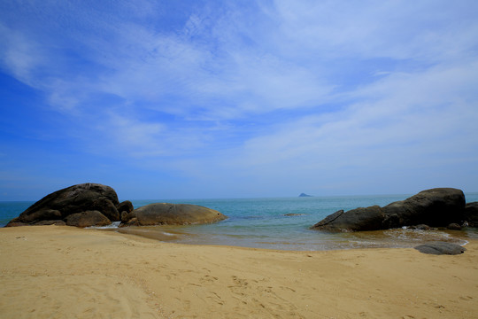 大海蓝天沙滩