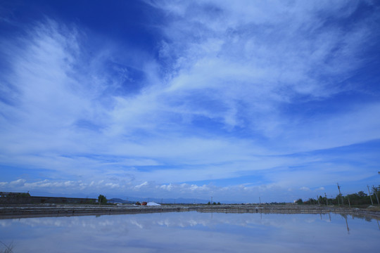 海南莺歌海盐田风光