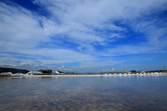 海南莺歌海盐田风光