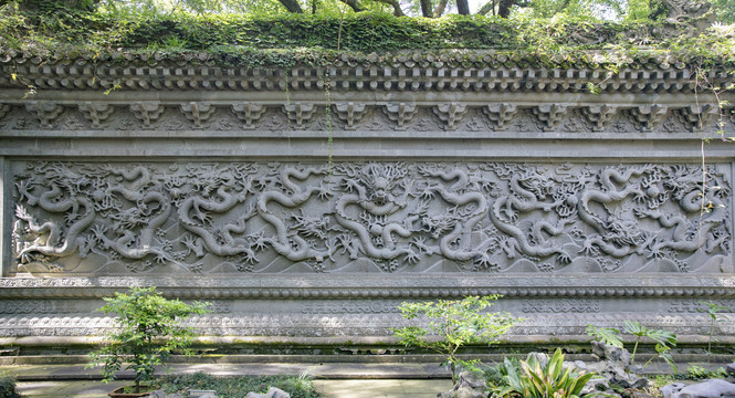 普陀山法雨寺九龙璧