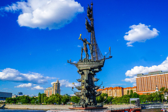 莫斯科河船型雕塑