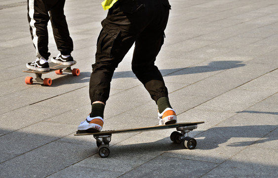街头滑板运动特写