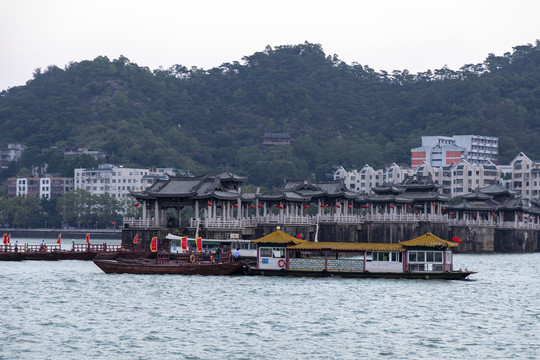 潮州广济桥浮桥安装过程