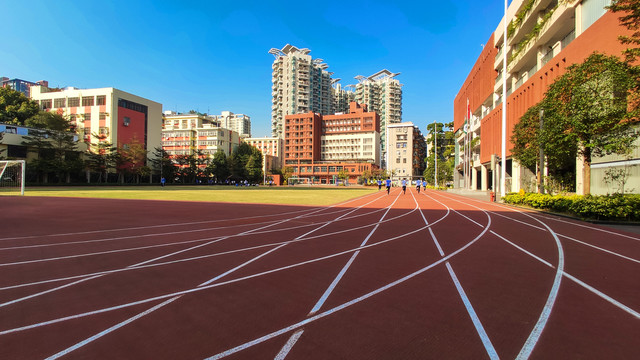 学校操场跑道