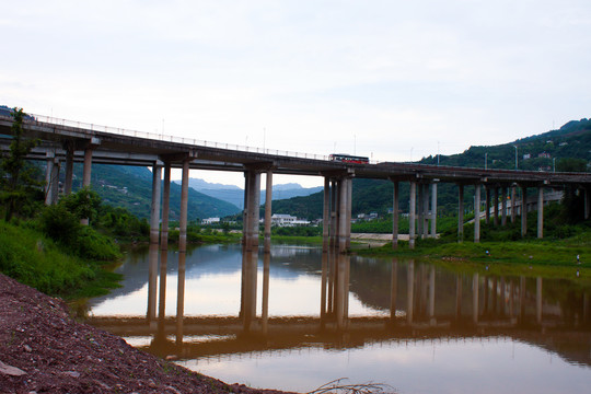 山水桥梁