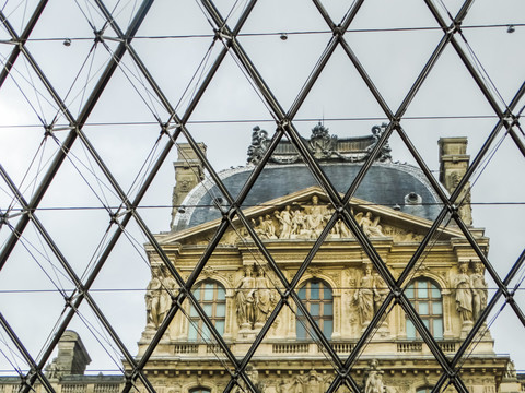 卢浮宫玻璃幕墙