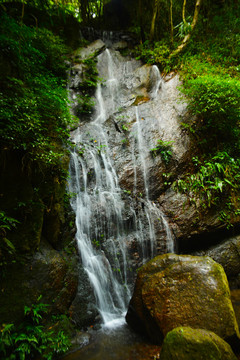 山泉溪流