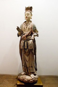 明代侍女像