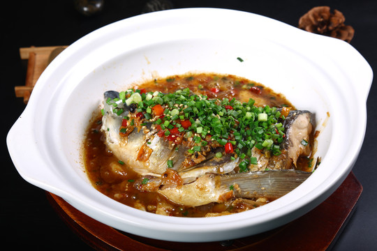 砂锅焗本地鱼头