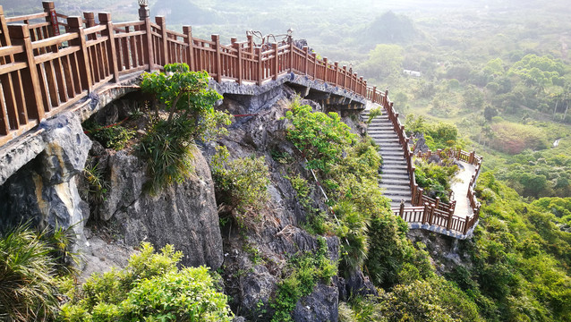 空中栈道登山道