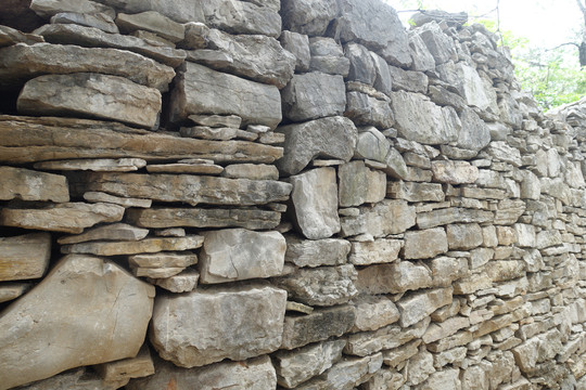 枣庄农村石头墙