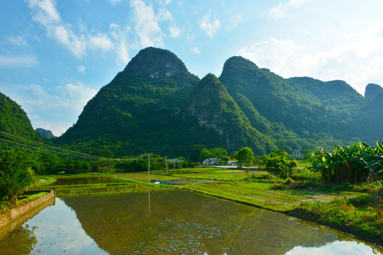 田野山峦