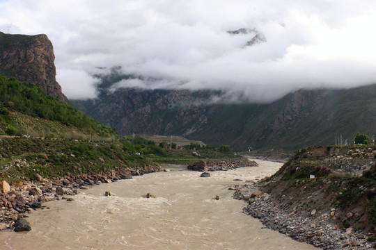西藏山南雅鲁藏布江大峡谷风光