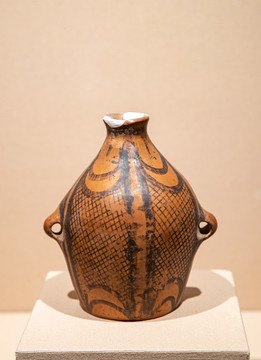 仰韶文化晚期锯齿网格纹瓶