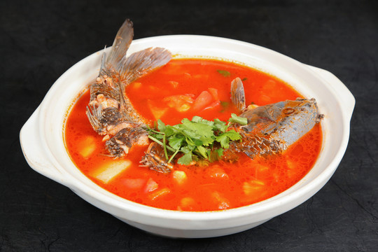 砂锅番茄炖鱼