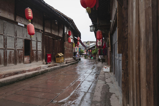 泸州雨后的尧霸古镇