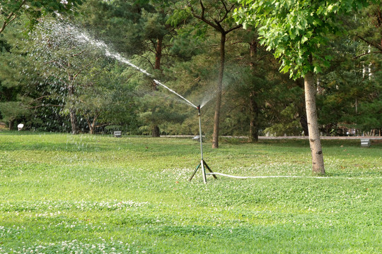 园艺灌溉浇水喷水喷灌