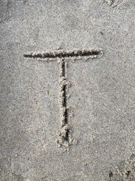 沙子上的字母