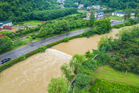 宜都市九道河汛期风光