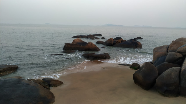 海滩礁石