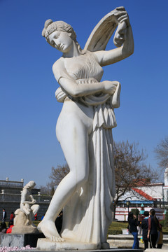 法国浴女欧洲人物雕像