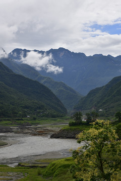 深山云雾