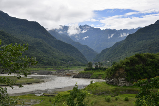 山河云雾