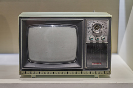 八十年代黑白电视机