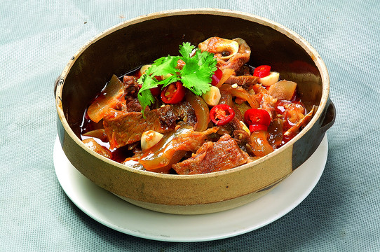 瓦缸带皮黄牛肉