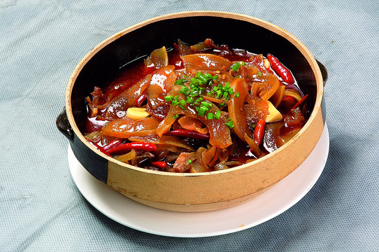 瓦缸牛唇