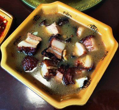 清炖五花肉块