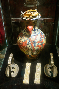 传统陶瓷银器