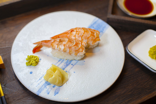 鲜虾手握寿司