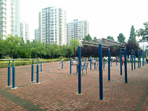 体育健身器材
